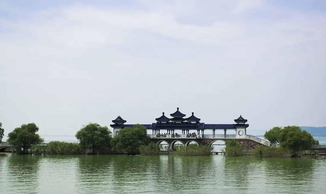 ABUIABAEGAAg4s3okwYo0tOBlQcw8wg4pQU